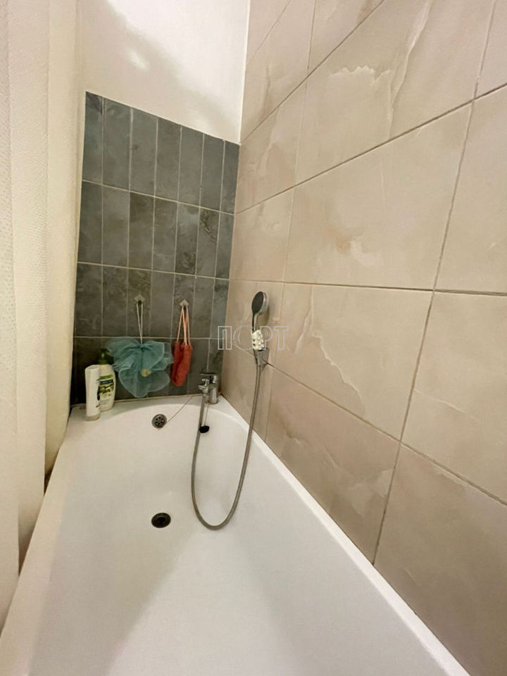 Продается 2-комнатная квартира, площадью 49.20 кв.м. Московская область, Пушкинский район, дачный поселок Зеленоградский, улица Островского, дом 13