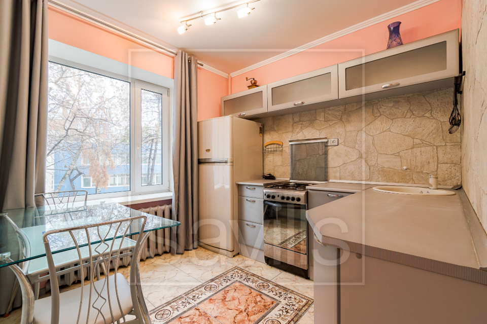 Продается 2-комнатная квартира, площадью 65.00 кв.м. Москва, улица Бронная Малая
