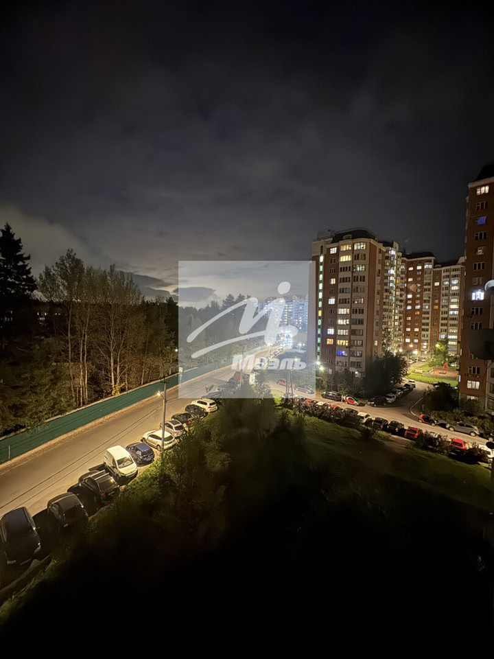 Продается 1-комнатная квартира, площадью 36.90 кв.м. Московская область, Солнечногорский район, поселок городского типа Голубое, улица Родниковая, дом 2