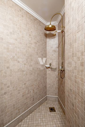 Продается 4-комнатная квартира, площадью 200.00 кв.м. Москва, улица Бауманская, дом 26