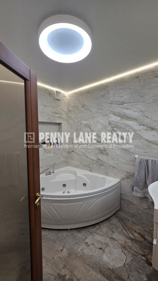 Продается 3-комнатная квартира, площадью 109.00 кв.м. Москва, улица Панферова