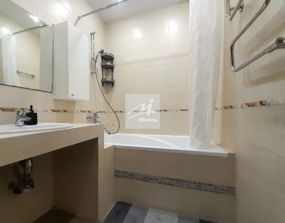 Продается 2-комнатная квартира, площадью 73.50 кв.м. Московская область, Одинцовский район, село Ромашково, проезд Рублевский, дом 40к2А