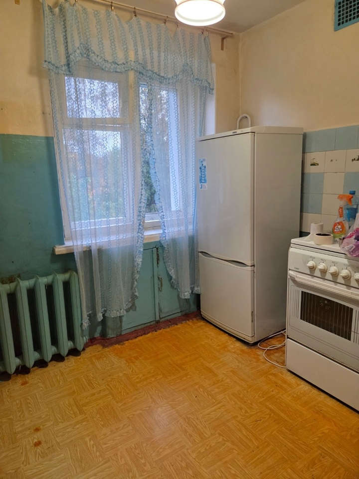 Продается 2-комнатная квартира, площадью 42.00 кв.м. Московская область, Наро-Фоминский городской округ, поселок Молодежный, дом 4