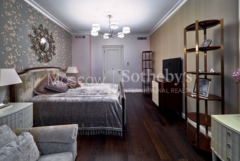 Продается 4-комнатная квартира, площадью 300.00 кв.м. Москва, переулок Ружейный, дом 3
