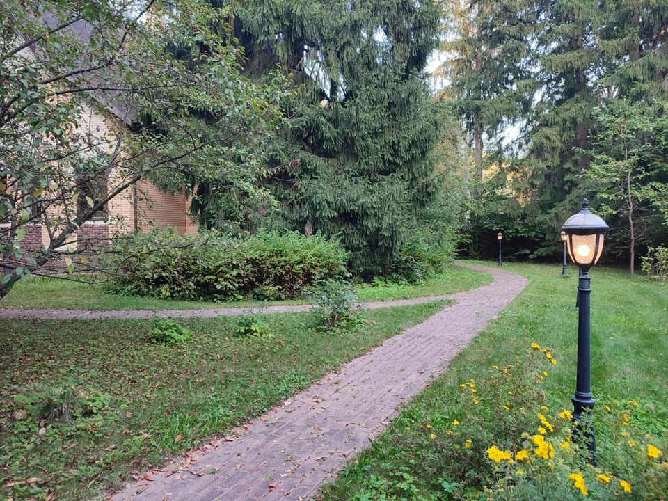 Продается дом, площадью 240.00 кв.м. Московская область, Наро-Фоминский городской округ, город Апрелевка, проезд 3-й Центральный, дом 1