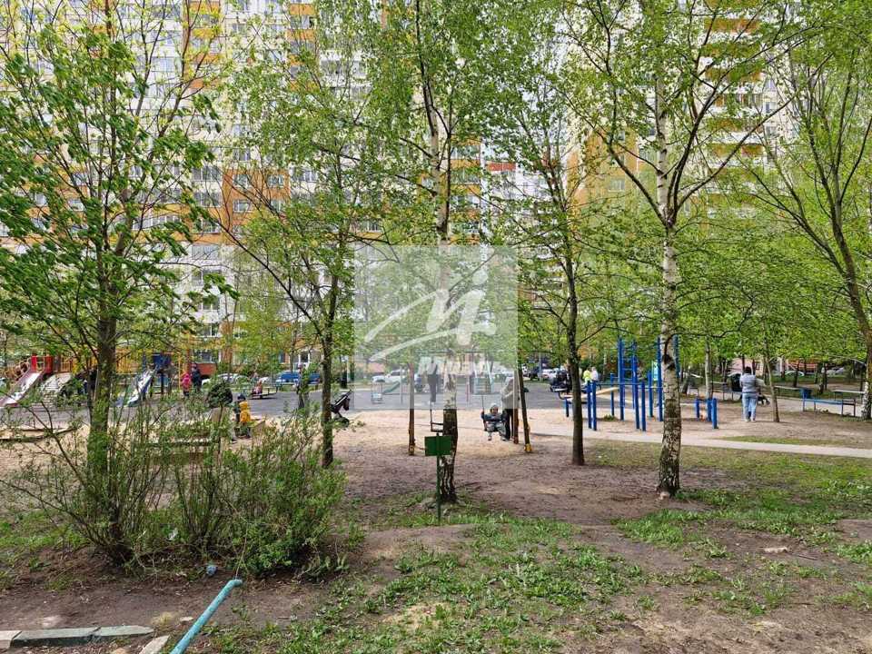 Продается 2-комнатная квартира, площадью 58.00 кв.м. Московская область, Одинцовский район, поселок городского типа ВНИИССОК, улица Рябиновая, дом 4