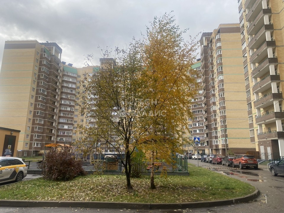 Продается 1-комнатная квартира, площадью 38.40 кв.м. Московская область, Пушкинский район, дачный поселок Зеленоградский, улица Зеленый Город, дом 4