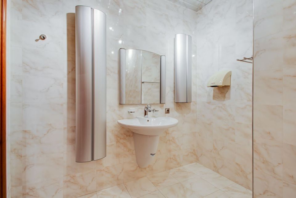 Продается 3-комнатная квартира, площадью 236.00 кв.м. Москва, Можайское шоссе, дом 2