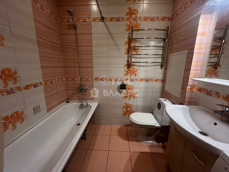 Продается 1-комнатная квартира, площадью 34.00 кв.м. Московская область, Лосино-Петровский городской округ, поселок Свердловский, улица Строителей, дом 8