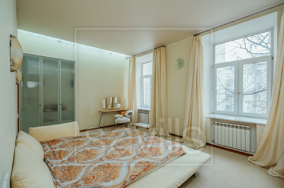 Продается 4-комнатная квартира, площадью 124.00 кв.м. Москва, переулок Пожарский, дом 8