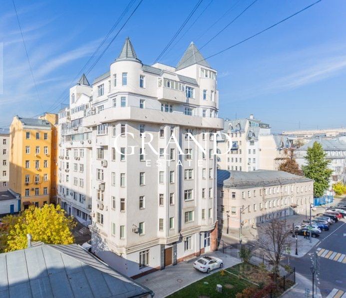 Продается 3-комнатная квартира, площадью 130.00 кв.м. Москва, переулок Костянский, дом 14