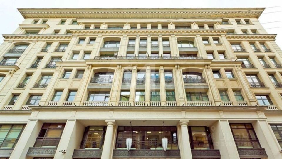 Продается 4-комнатная квартира, площадью 142.00 кв.м. Москва, переулок Казарменный, дом 3