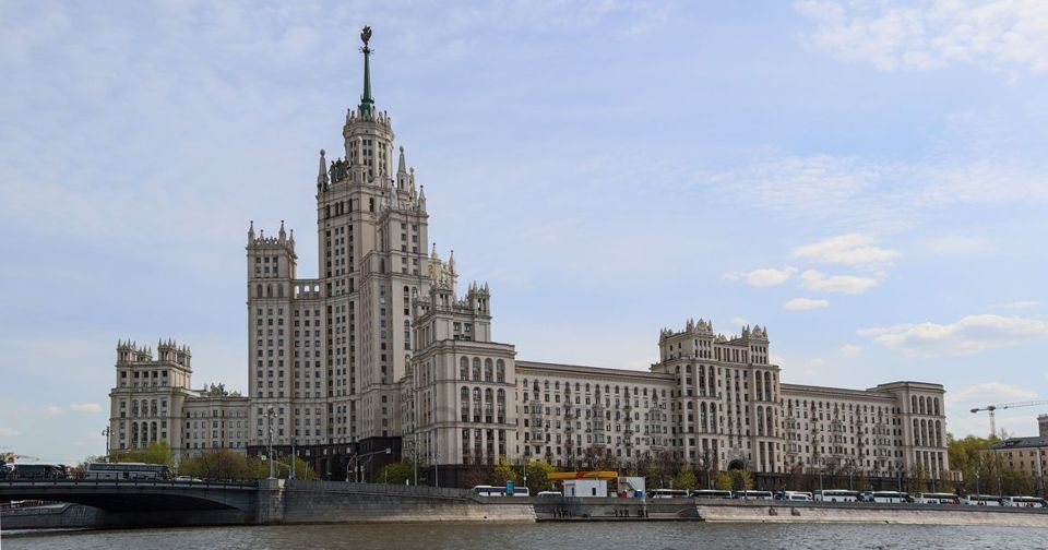 Продается 4-комнатная квартира, площадью 95.50 кв.м. Москва, набережная Котельническая, дом 1/15квк