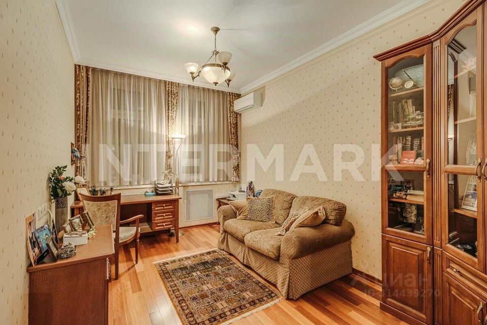 Продается 4-комнатная квартира, площадью 150.00 кв.м. Москва, переулок Казарменный, дом 3с6