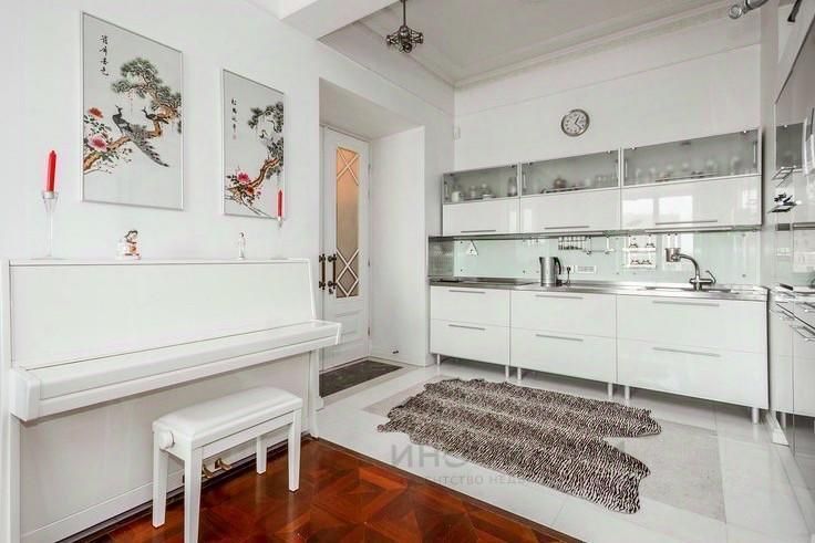 Продается 4-комнатная квартира, площадью 95.50 кв.м. Москва, набережная Котельническая, дом 1/15квк