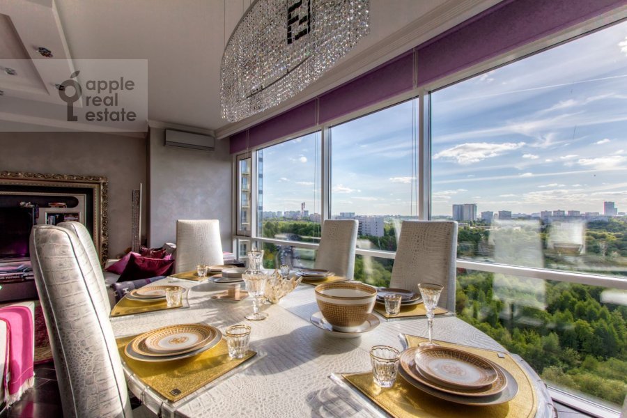 Продается 2-комнатная квартира, площадью 118.00 кв.м. Москва, улица Нежинская, дом 1к2