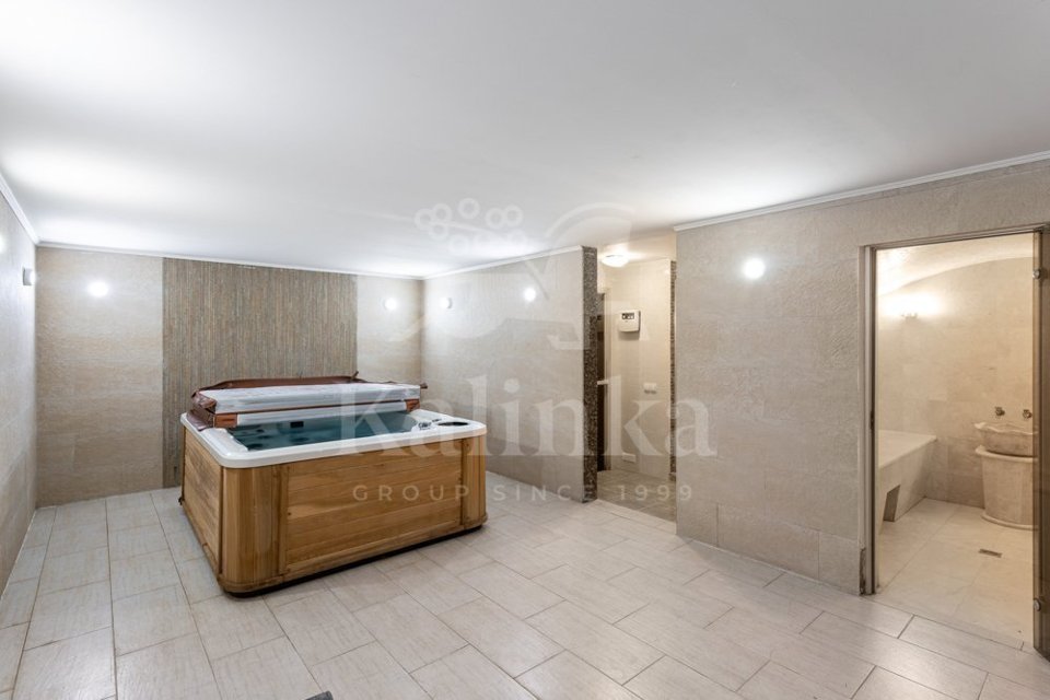 Продается дом, площадью 550.00 кв.м. Московская область, Одинцовский район, деревня Лапино