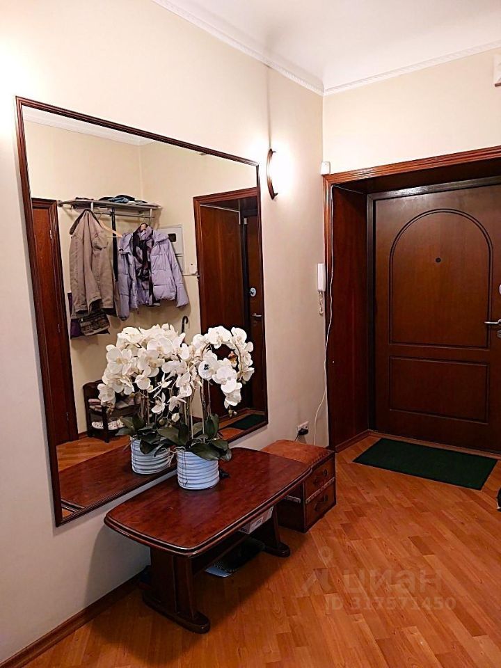 Продается 2-комнатная квартира, площадью 54.00 кв.м. Москва, переулок Орликов, дом 6