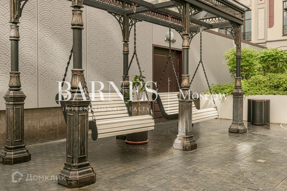 Продается 2-комнатная квартира, площадью 69.70 кв.м. Москва, улица Поварская