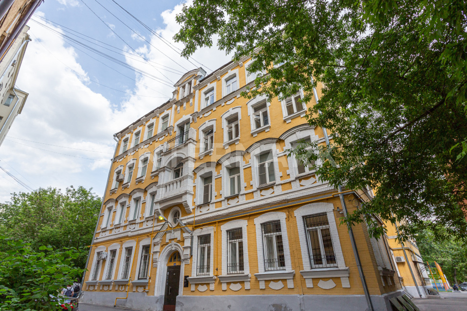 Продается 2-комнатная квартира, площадью 52.20 кв.м. Москва, переулок Трубниковский, дом 24стр2