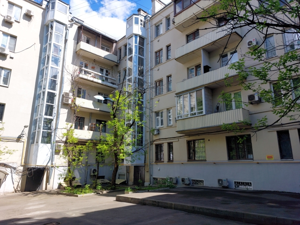Продается 2-комнатная квартира, площадью 54.00 кв.м. Москва, переулок Орликов, дом 6