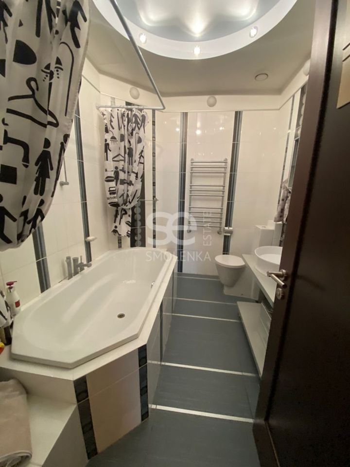 Продается 3-комнатная квартира, площадью 154.00 кв.м. Москва, переулок Зачатьевский 1-й, дом 6стр1