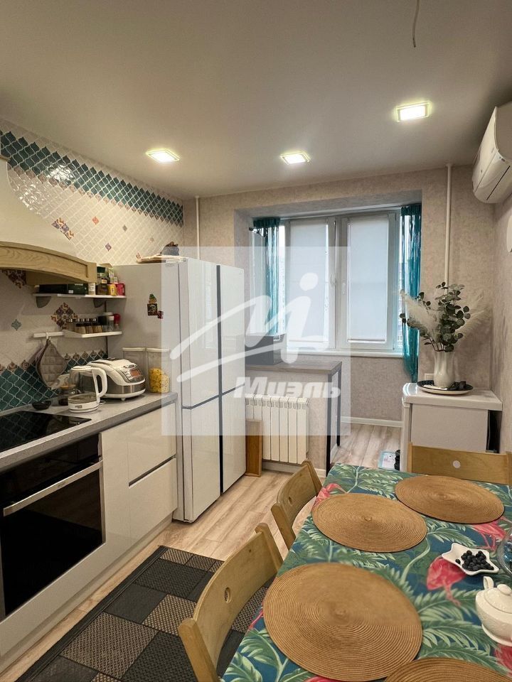 Продается 3-комнатная квартира, площадью 80.50 кв.м. Москва, Лермонтовский проспект, дом 2к1