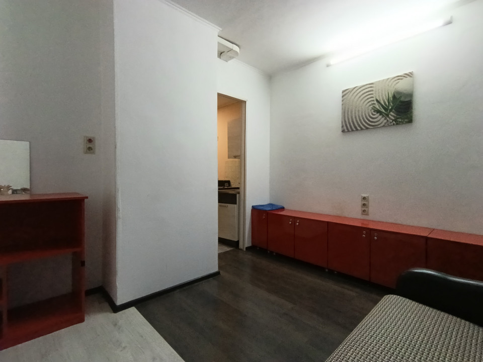 Продается 4-комнатная квартира, площадью 20.00 кв.м. Москва, улица Поречная