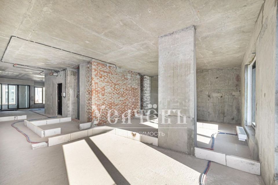 Продается 3-комнатная квартира, площадью 132.30 кв.м. Москва, улица Усачёва, дом 15