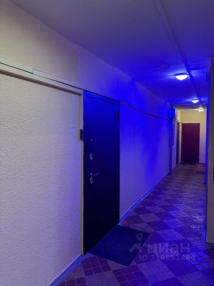 Продается 2-комнатная квартира, площадью 45.00 кв.м. Москва, улица Нежинская, дом 19к1