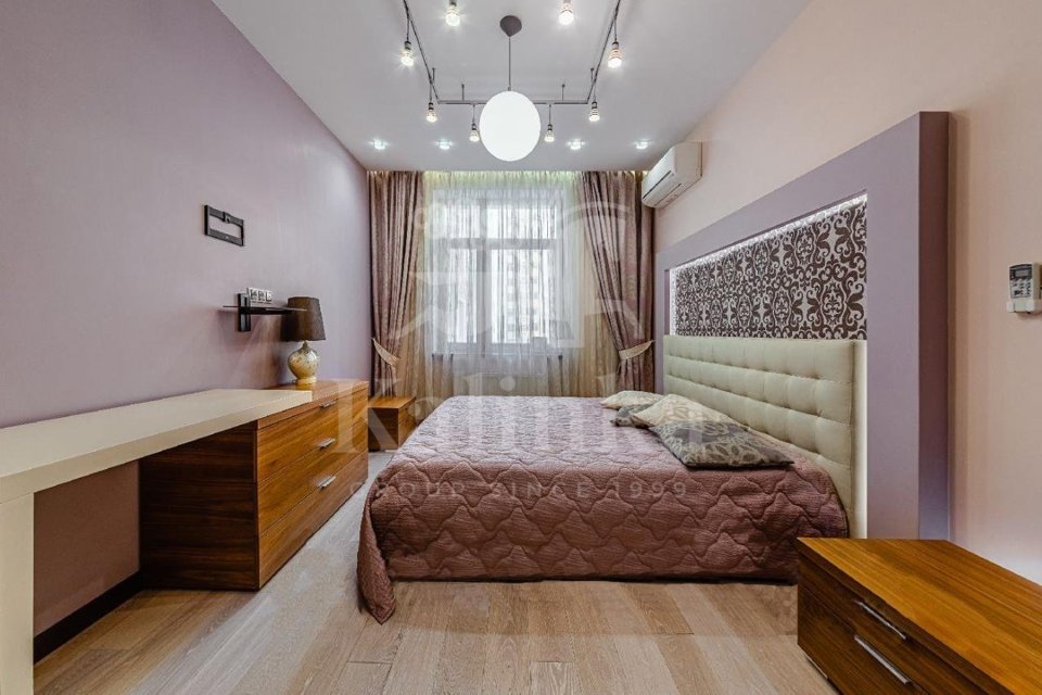 Продается 4-комнатная квартира, площадью 140.00 кв.м. Москва, Ломоносовский проспект, дом 25к1