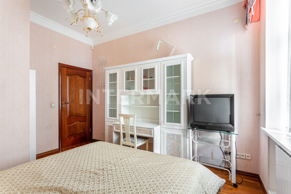 Продается 4-комнатная квартира, площадью 109.30 кв.м. Москва, улица Тверская, дом 29к1