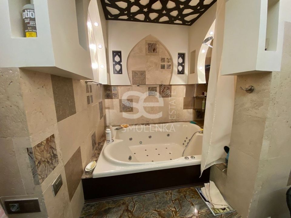 Продается 3-комнатная квартира, площадью 154.00 кв.м. Москва, переулок Зачатьевский 1-й, дом 6стр1