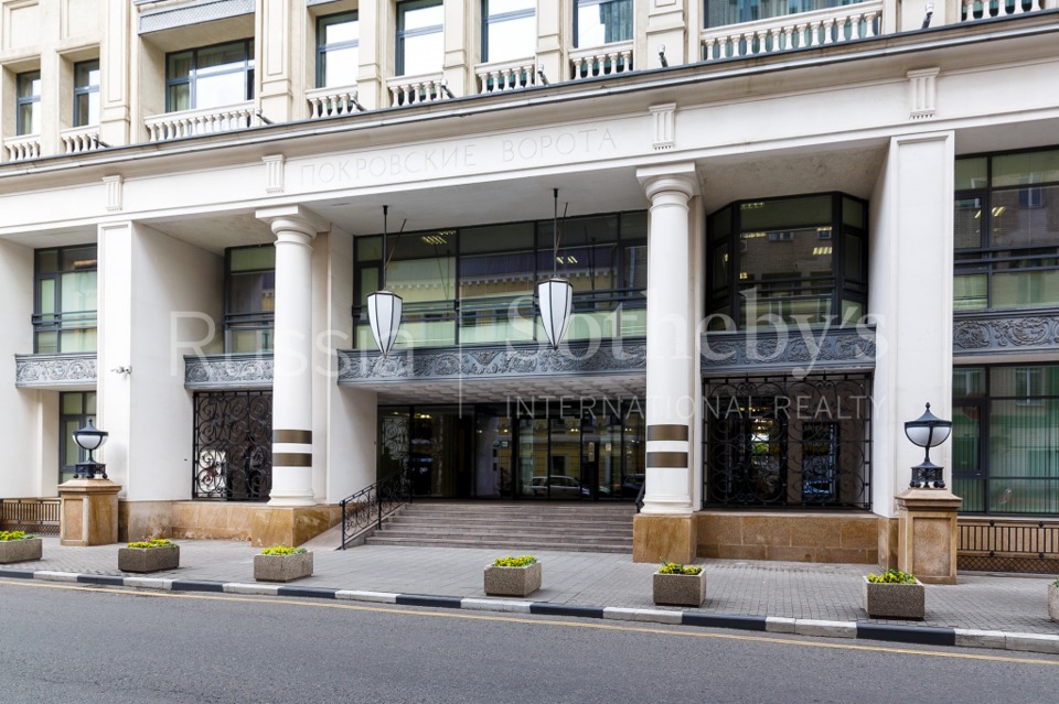 Продается 3-комнатная квартира, площадью 159.00 кв.м. Москва, переулок Казарменный, дом 3