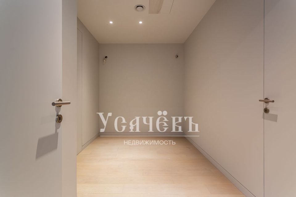 Продается 4-комнатная квартира, площадью 150.00 кв.м. Москва, улица Братьев Фонченко