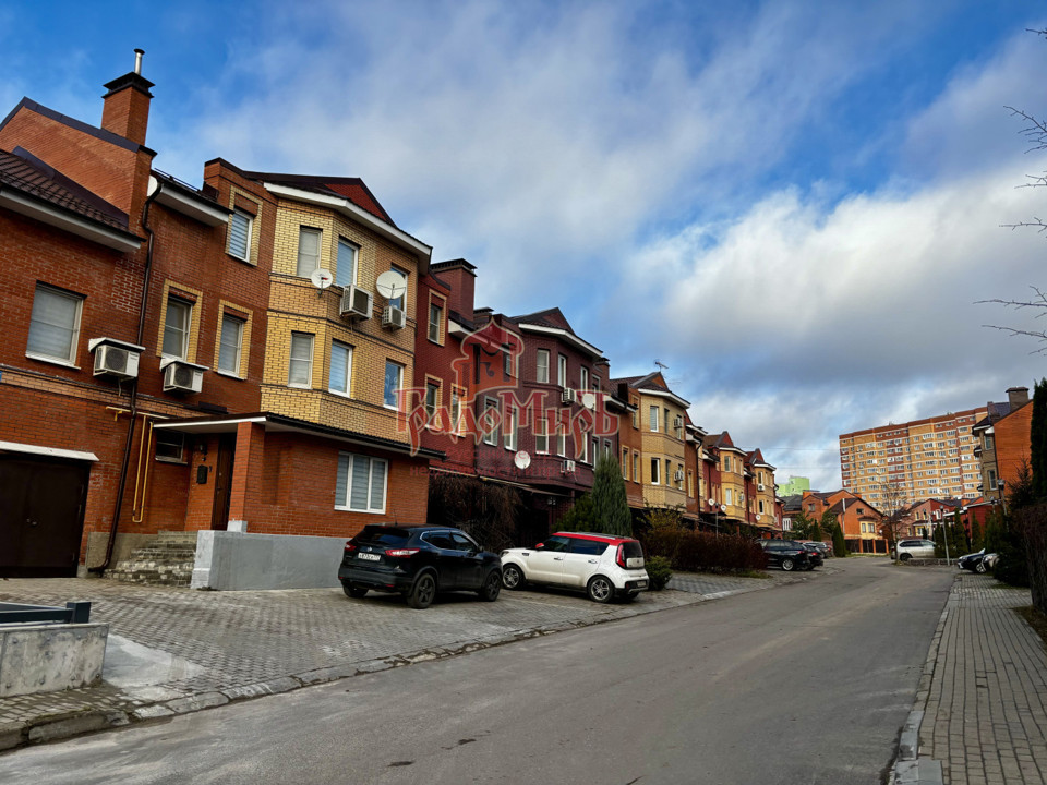 Продается 1-комнатная квартира, площадью 38.40 кв.м. Московская область, Наро-Фоминский городской округ, город Апрелевка, переулок Цветочный переулок Улица, дом 15