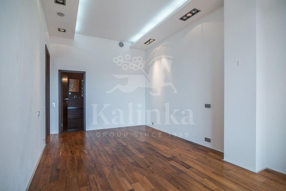 Продается 3-комнатная квартира, площадью 125.00 кв.м. Московская область, Одинцовский район, деревня Жуковка, дом 58