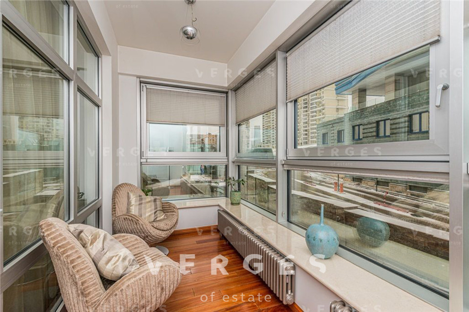 Продается 4-комнатная квартира, площадью 190.00 кв.м. Москва, улица Улофа Пальме, дом 7