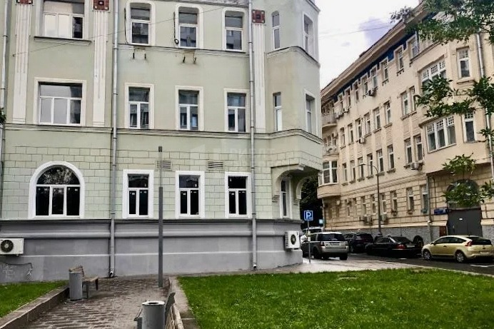 Продается 3-комнатная квартира, площадью 87.60 кв.м. Москва, улица Молчановка Большая, дом 15