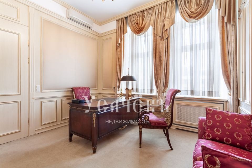 Продается 4-комнатная квартира, площадью 170.00 кв.м. Москва, улица Большая Ордынка, дом 67