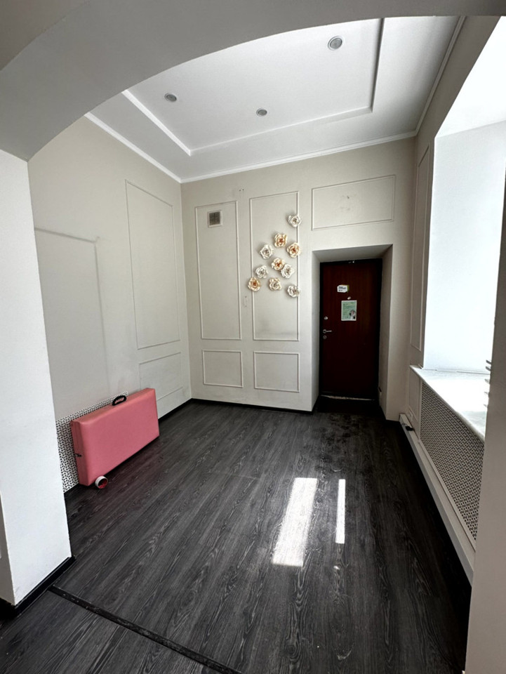 Продается 3-комнатная квартира, площадью 87.60 кв.м. Москва, улица Молчановка Большая, дом 15