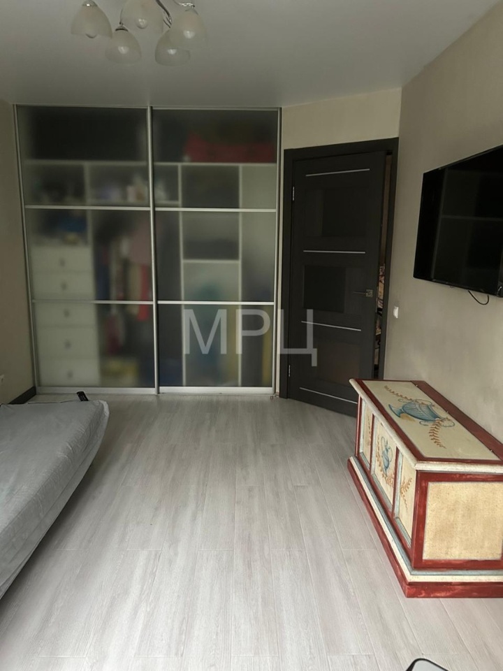 Продается 3-комнатная квартира, площадью 65.00 кв.м. Москва, Загородное шоссе, дом 9к1