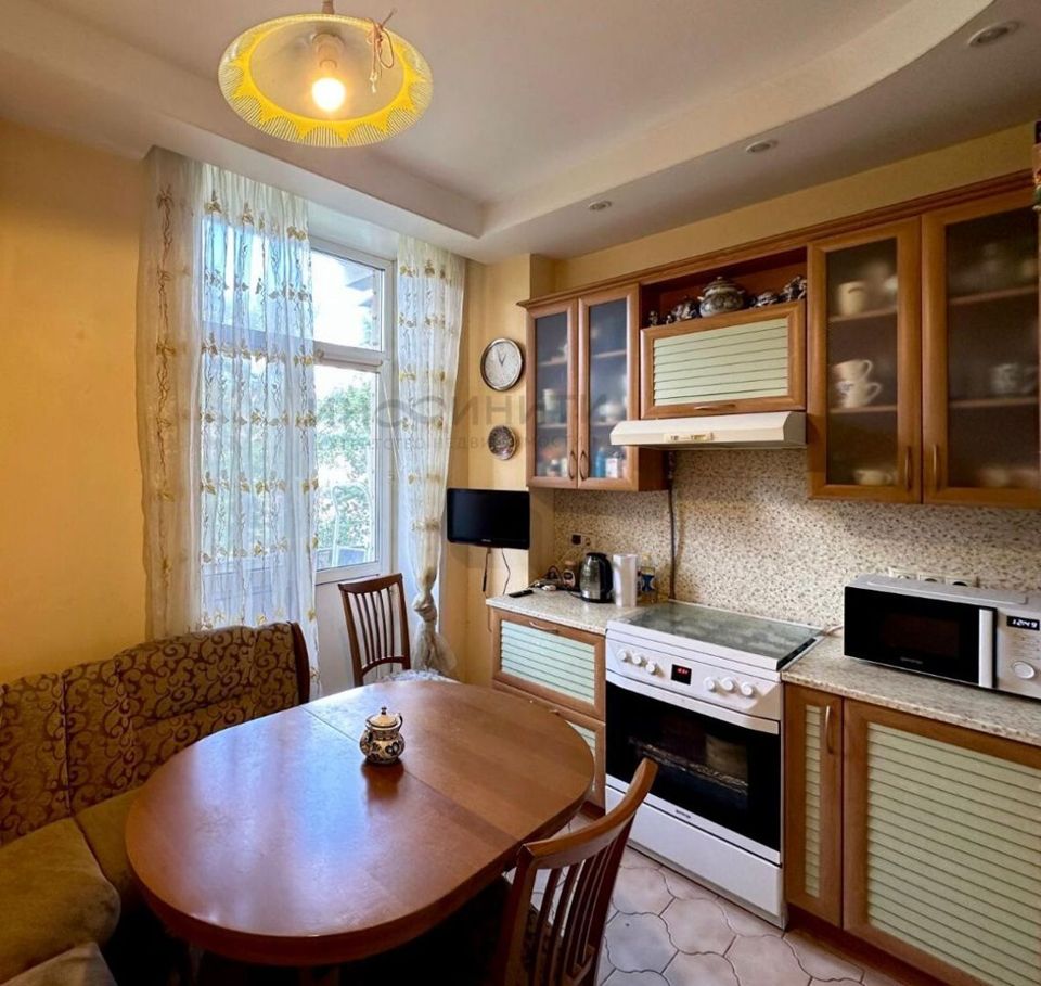 Продается 3-комнатная квартира, площадью 87.60 кв.м. Москва, улица Фрунзенская 3-я, дом 3