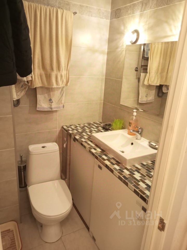 Продается 2-комнатная квартира, площадью 43.00 кв.м. Москва, Аминьевское шоссе, дом 12