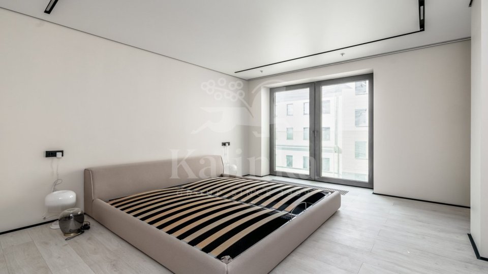 Продается 2-комнатная квартира, площадью 74.00 кв.м. Москва, улица Большая Садовая