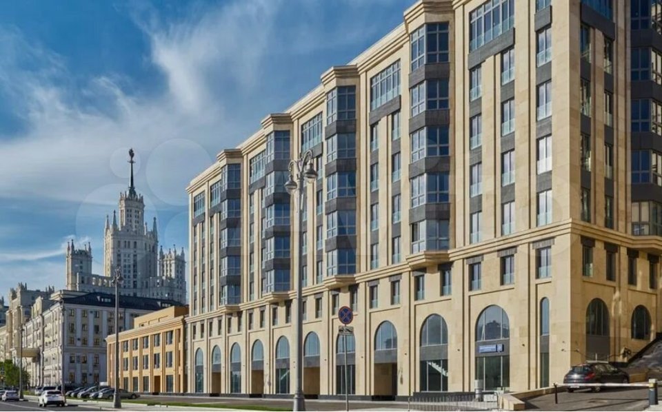 Продается 3-комнатная квартира, площадью 169.30 кв.м. Москва, набережная Котельническая, дом 21