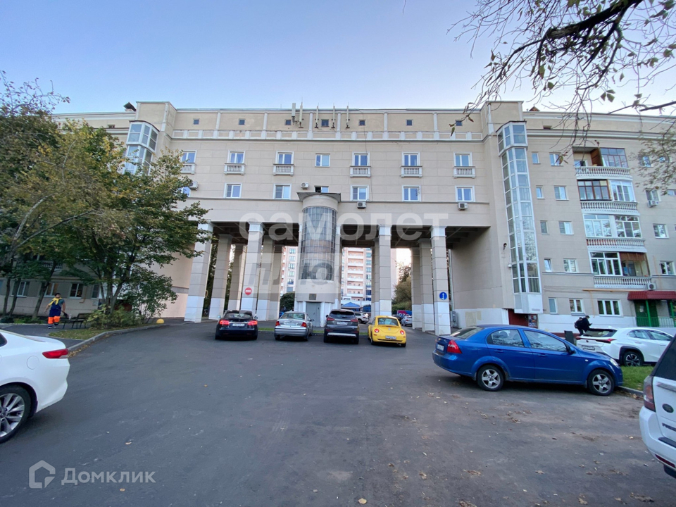 Продается 3-комнатная квартира, площадью 63.00 кв.м. Москва, улица Маршала Василевского, дом 13к1