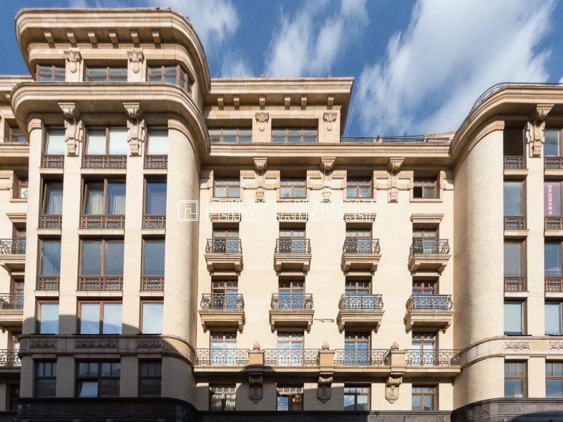 Продается 5-комнатная квартира, площадью 236.00 кв.м. Москва, переулок Хилков, дом 1