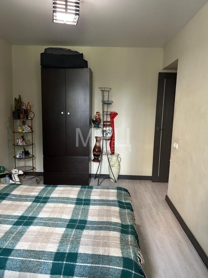 Продается 3-комнатная квартира, площадью 65.00 кв.м. Москва, Загородное шоссе, дом 9к1