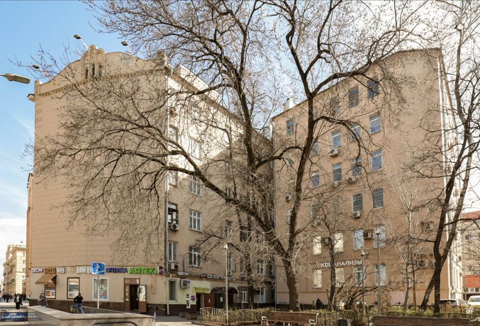 Продается 3-комнатная квартира, площадью 62.40 кв.м. Москва, переулок Большой Строченовский, дом 4с1